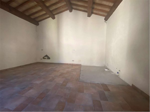 casa indipendente in vendita a Spoleto