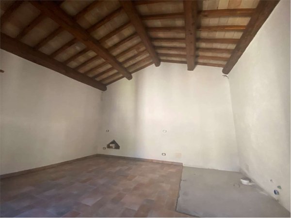 casa indipendente in vendita a Spoleto