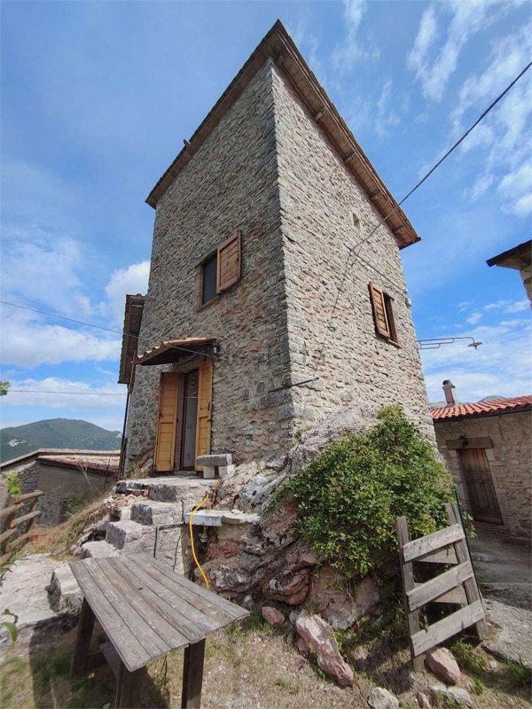 quadrivano in vendita a Spoleto in zona Cese