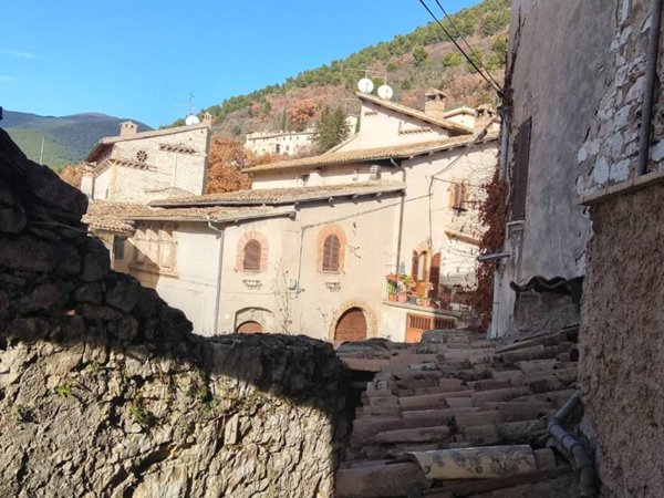 appartamento in vendita a Spoleto in zona Silvignano