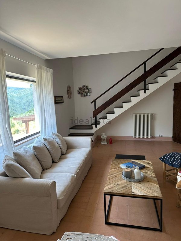 casa indipendente in vendita a Spoleto