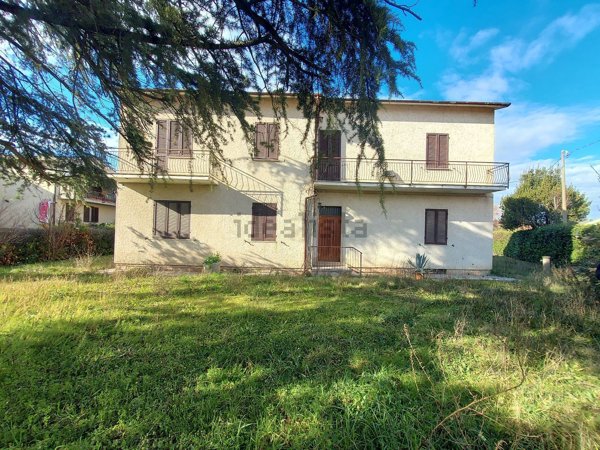 casa indipendente in vendita a Spoleto