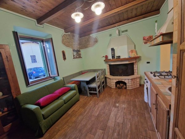 casa semindipendente in vendita a Spoleto