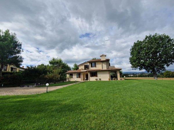 casa indipendente in vendita a Spoleto in zona San Giacomo