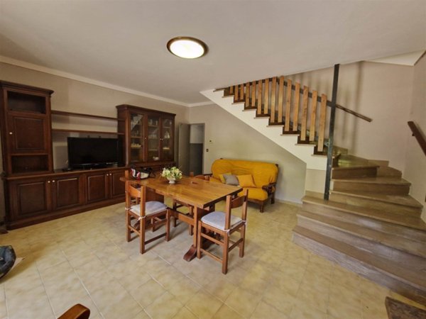 casa indipendente in vendita a Spoleto