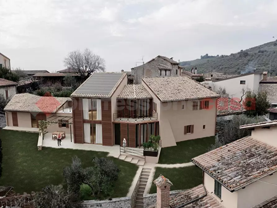casa indipendente in vendita a Spoleto