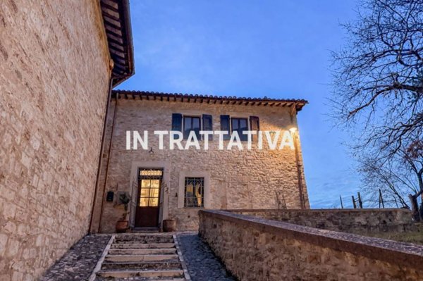casa indipendente in vendita a Spoleto