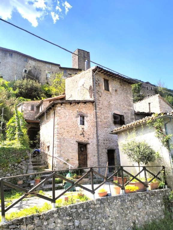 casa indipendente in vendita a Spoleto in zona Cese