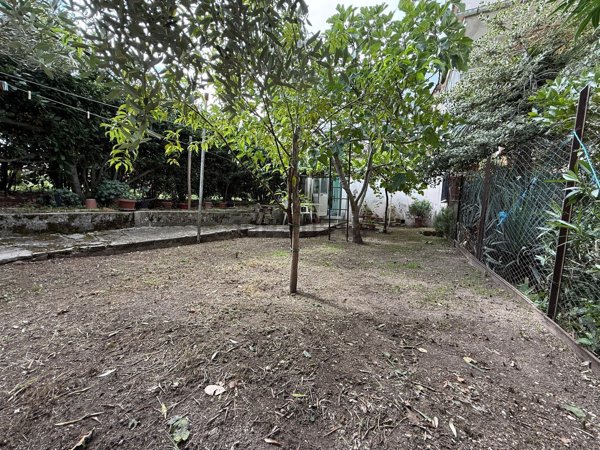 casa indipendente in vendita a Spoleto