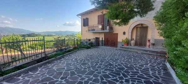 pentavano in vendita a Spoleto