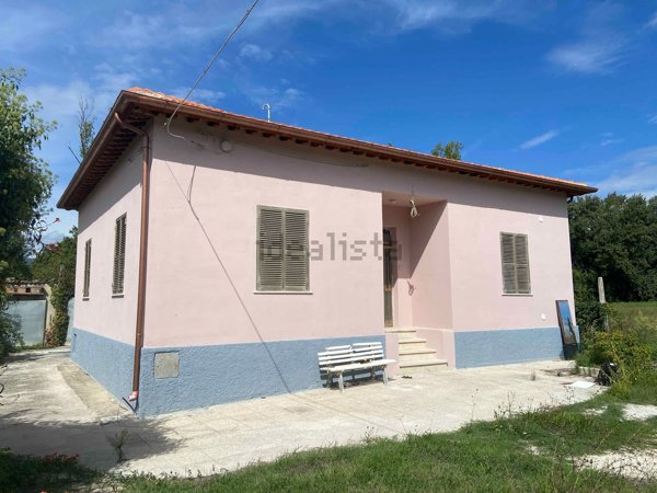 casa indipendente in vendita a Spoleto in zona San Martino