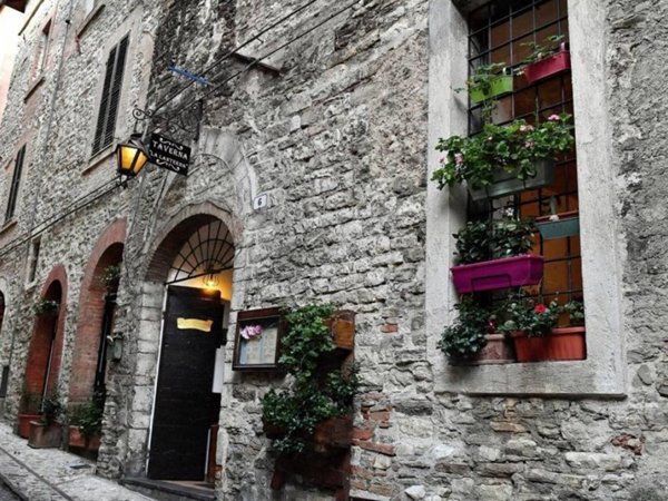 negozio in vendita a Spoleto