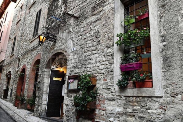 negozio in vendita a Spoleto