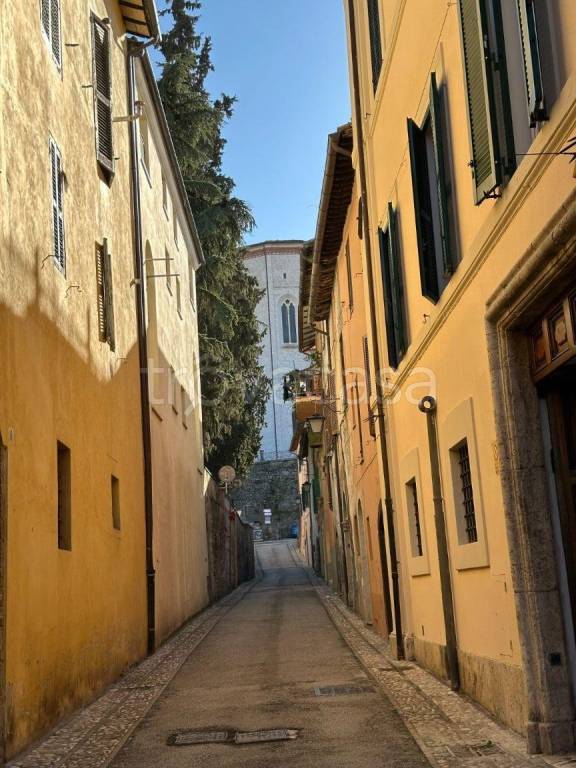 casa indipendente in vendita a Spoleto
