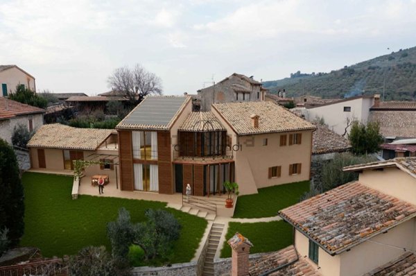 appartamento in vendita a Spoleto in zona Eggi