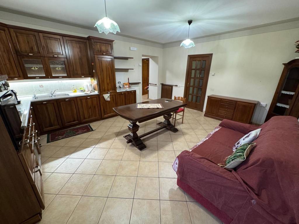 appartamento in vendita a Spoleto in zona Collerisana