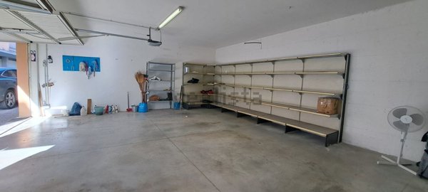 locale di sgombero in vendita a Spoleto