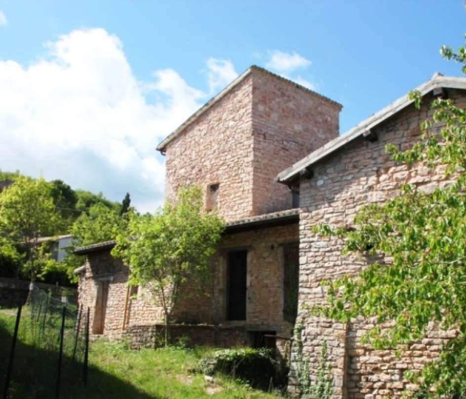casa indipendente in vendita a Spoleto in zona Cerqueto