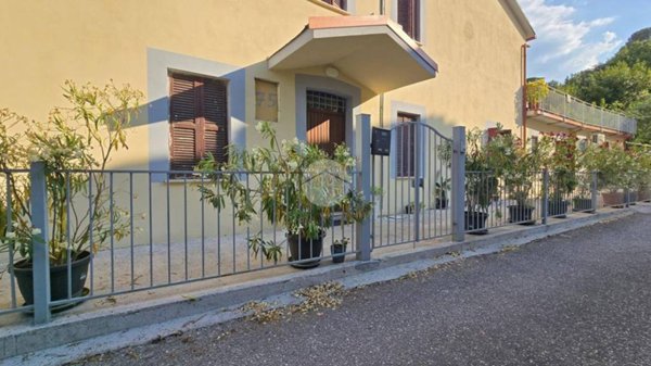 casa indipendente in vendita a Spoleto