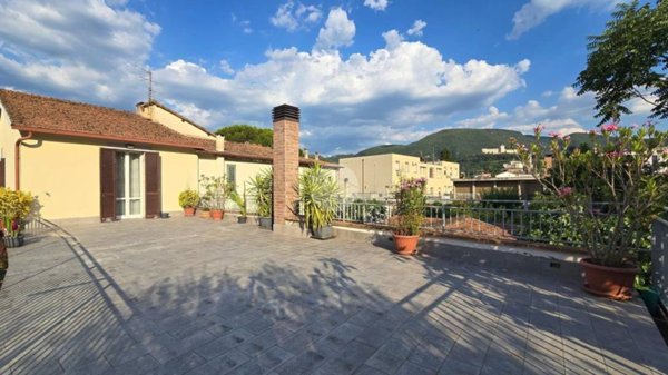 casa indipendente in vendita a Spoleto in zona Collerisana