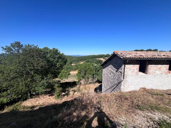 casa indipendente in vendita a Spoleto in zona Monteluco