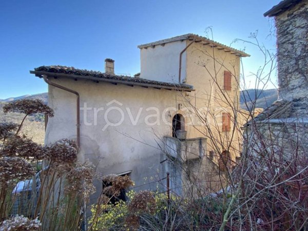 casa indipendente in vendita a Spoleto in zona Vallocchia