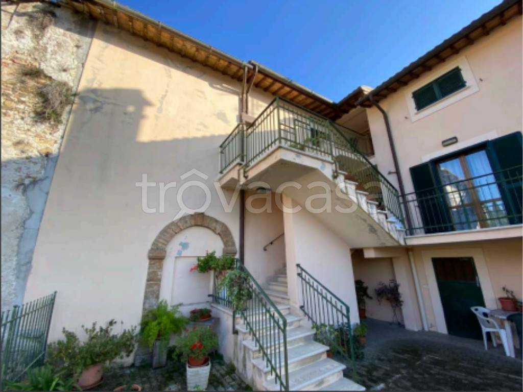 appartamento in vendita a Spoleto in zona Morgnano