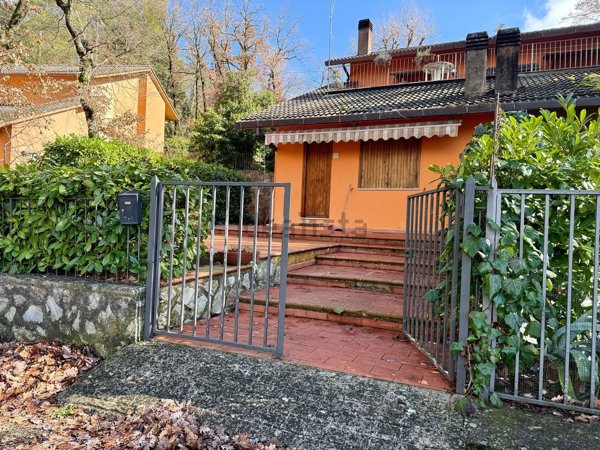 casa indipendente in vendita a Spoleto