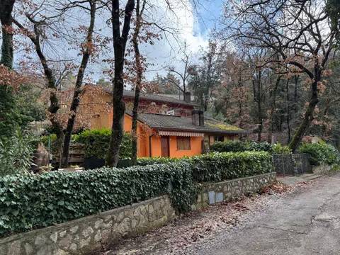 casa indipendente in vendita a Spoleto in zona Monteluco