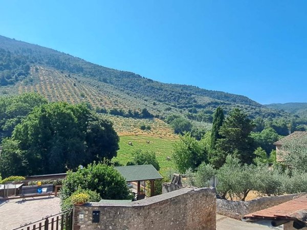 casa indipendente in vendita a Spoleto in zona Eggi
