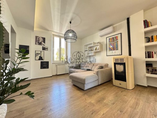 casa indipendente in vendita a Spoleto