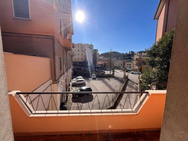 appartamento in vendita a Spoleto in zona Collerisana