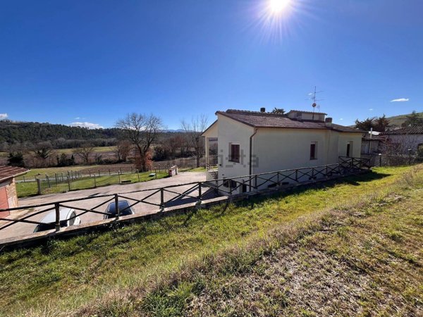 casa indipendente in vendita a Spoleto in zona Terzo la Pieve