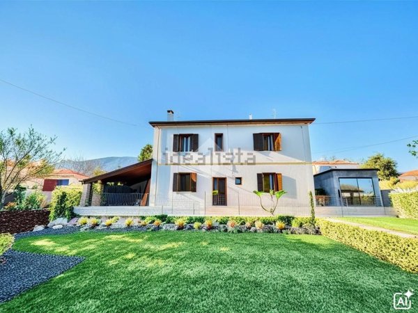 casa indipendente in vendita a Spoleto in zona San Martino