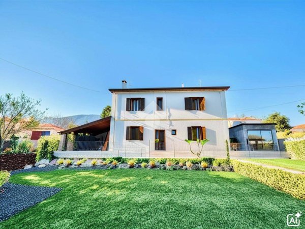 casa indipendente in vendita a Spoleto in zona San Martino