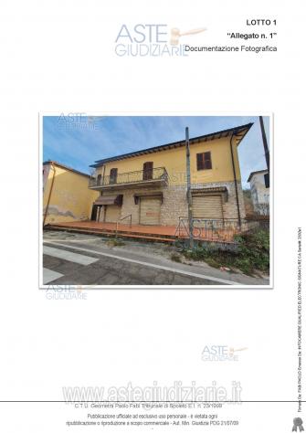 negozio in vendita a Spoleto in zona Strettura