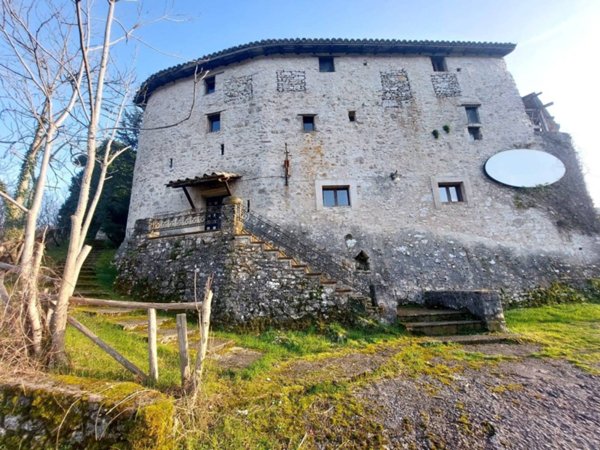 casale in vendita a Spoleto in zona Strettura