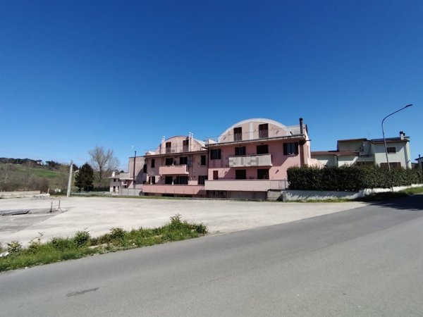 casa indipendente in vendita a Spoleto