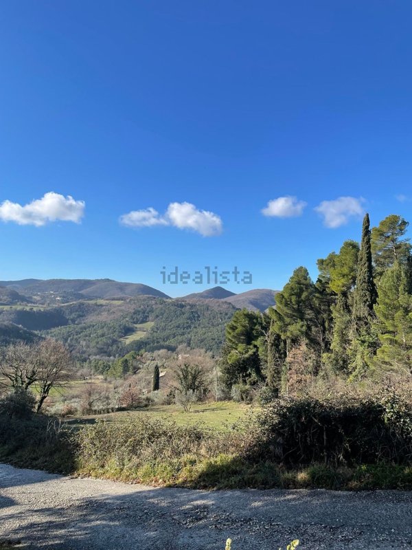 casa indipendente in vendita a Spoleto in zona Fogliano