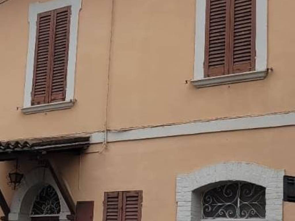 casa indipendente in vendita a Spoleto in zona Strettura