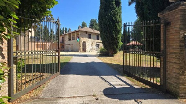 casa indipendente in vendita a Spoleto in zona Collerisana