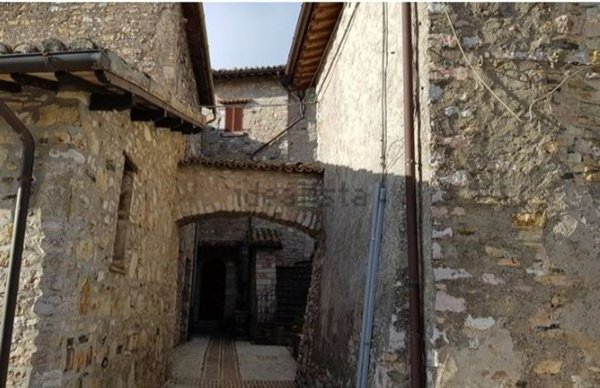 appartamento in vendita a Spoleto in zona Fogliano