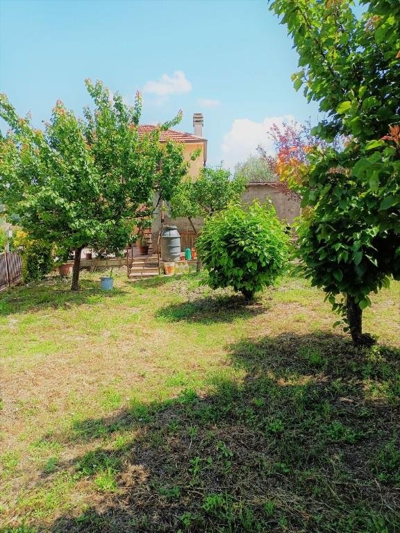 casa indipendente in vendita a Spoleto