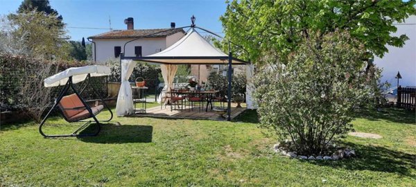 casa indipendente in vendita a Spoleto