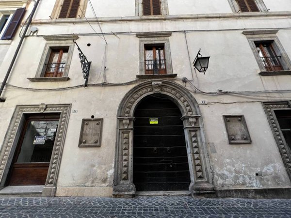 intera palazzina in vendita a Spoleto