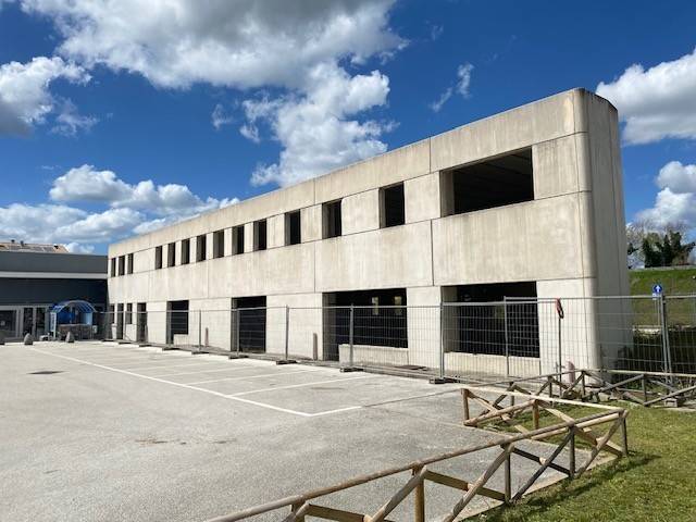 capannone in vendita a Spoleto in zona San Giovanni di Baiano