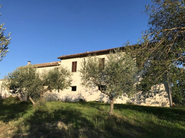 casa indipendente in vendita a Spoleto in zona Uncinano