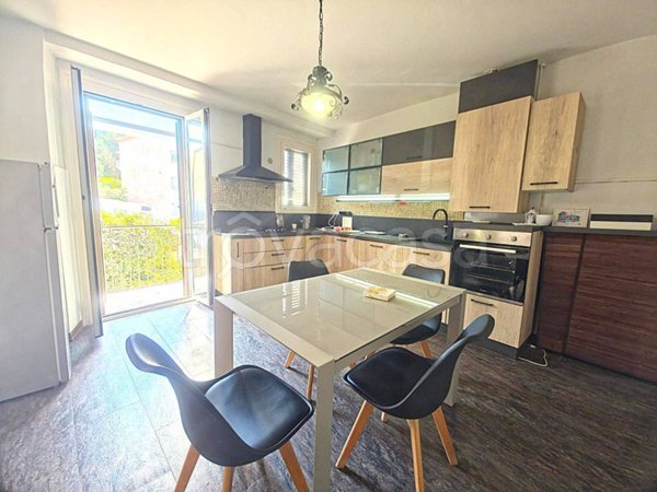 casa indipendente in vendita a Spoleto