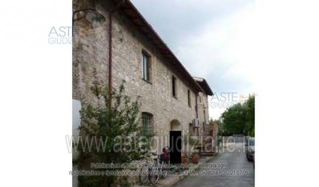 terreno edificabile in vendita a Spoleto in zona Azzano