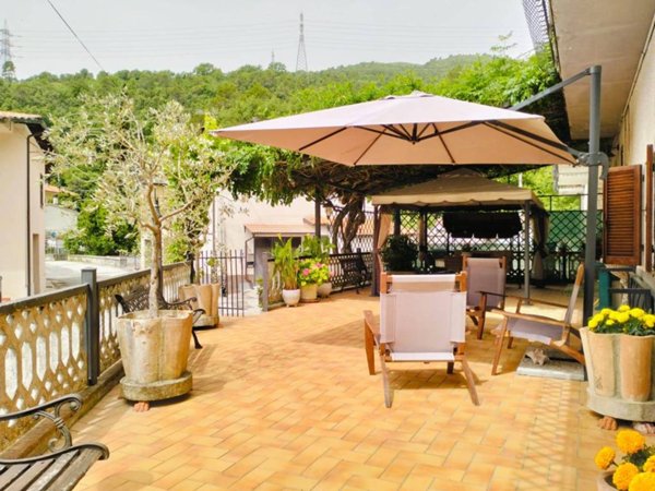 casa indipendente in vendita a Spoleto in zona Montebibico